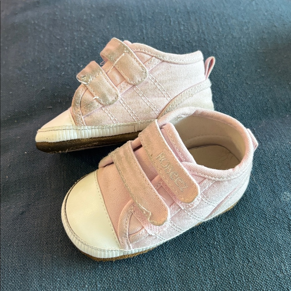 Robeez Soft Soles First Walkers - Picture 2 of 7